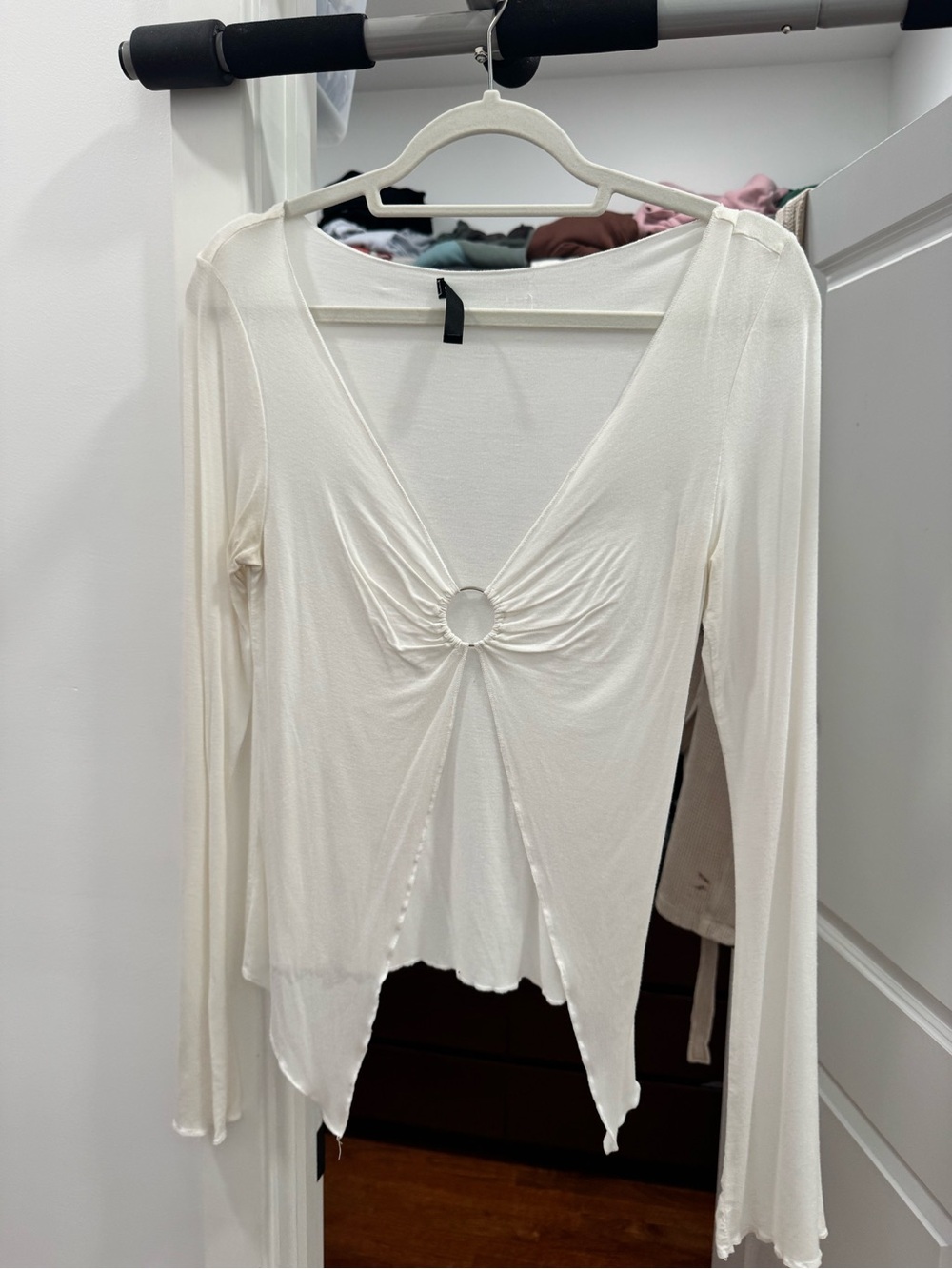SHEIN Cream Long Sleeve V-Neck Ring-Front Top